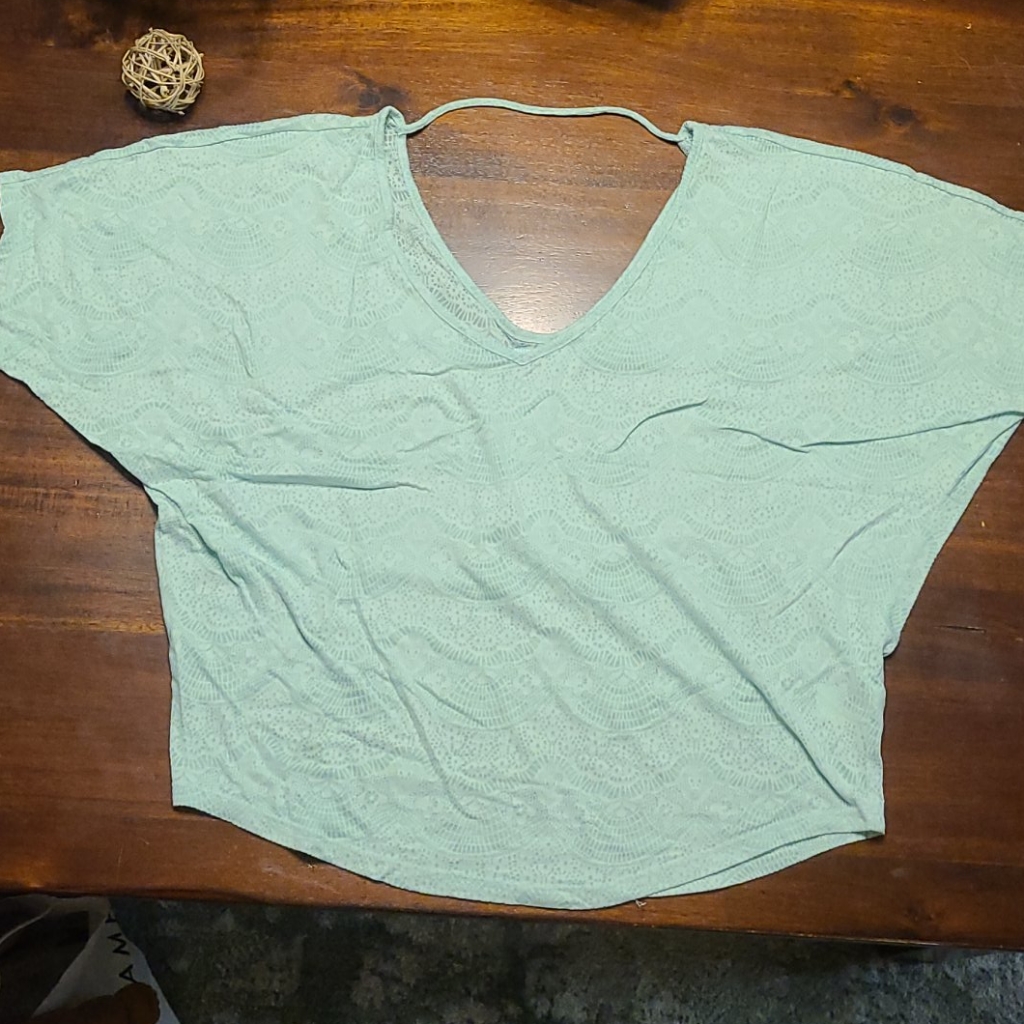 Maurices Large Short Sleeved Shirt
